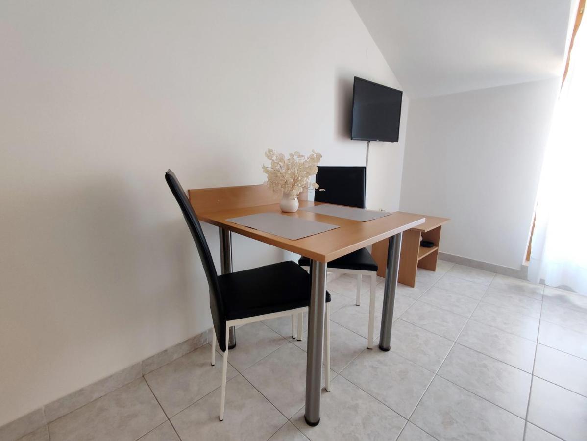 Apartments And Rooms Saric Ядрия Экстерьер фото