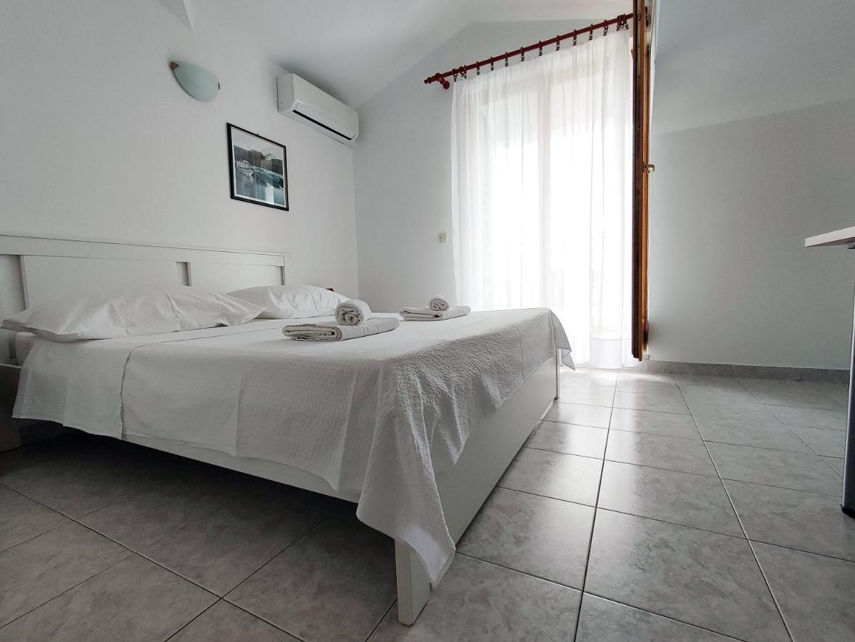 Apartments And Rooms Saric Ядрия Экстерьер фото