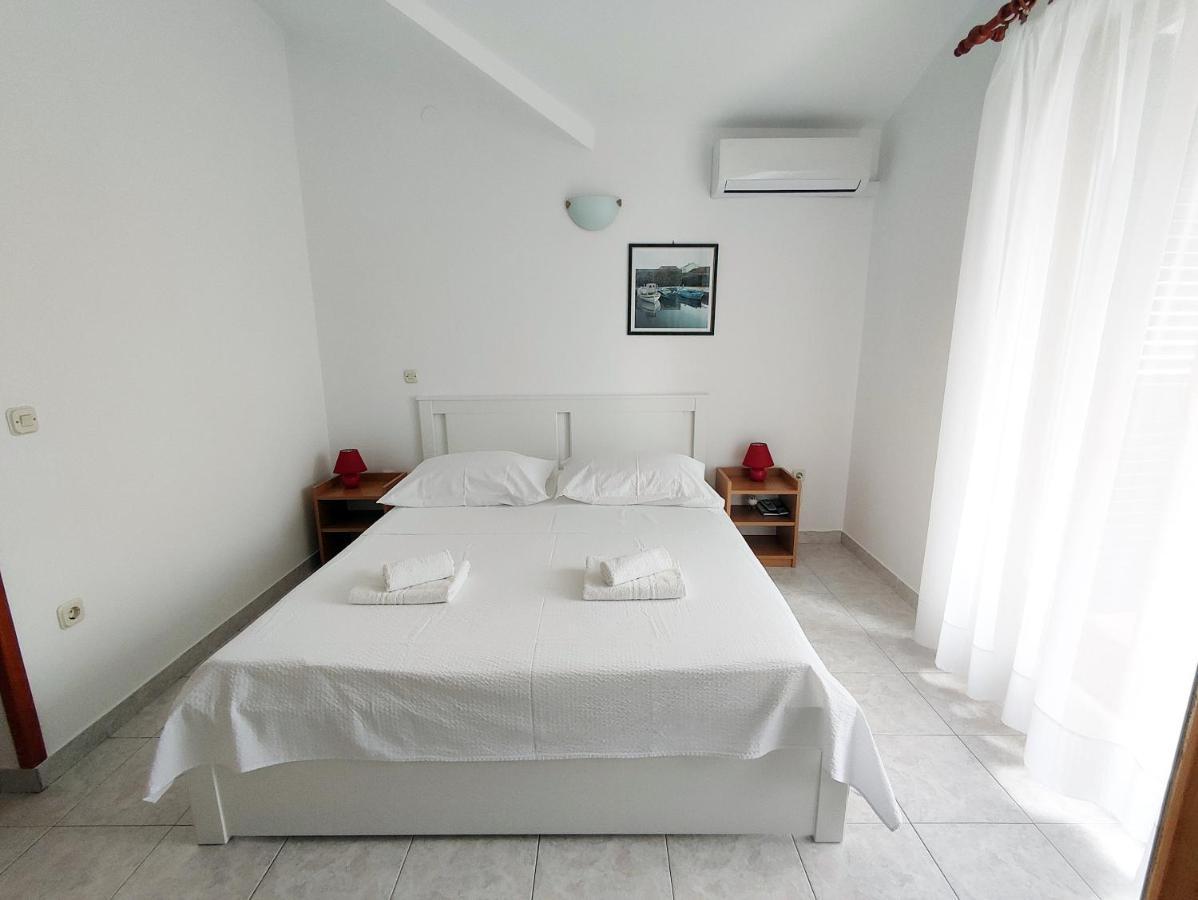 Apartments And Rooms Saric Ядрия Экстерьер фото