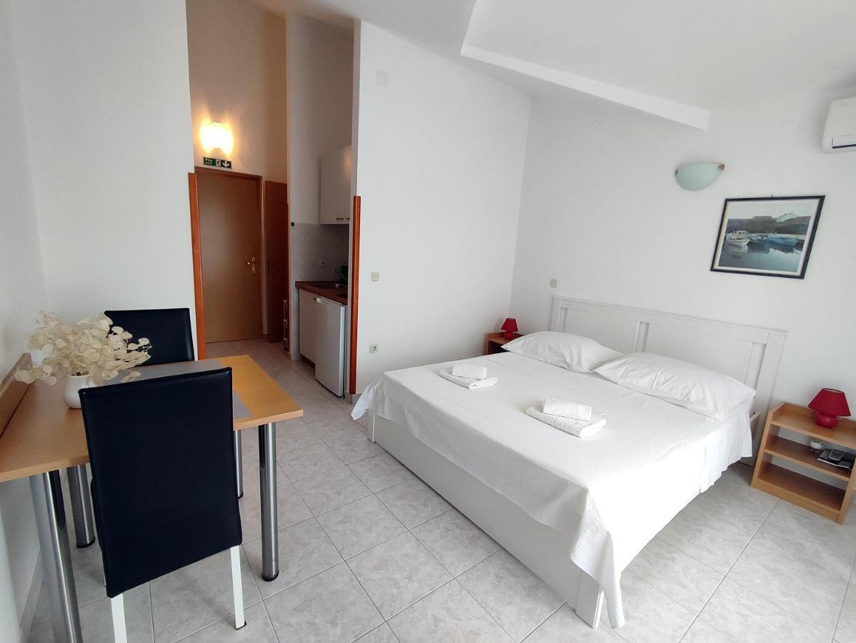 Apartments And Rooms Saric Ядрия Экстерьер фото