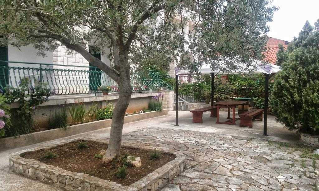 Apartments And Rooms Saric Ядрия Экстерьер фото