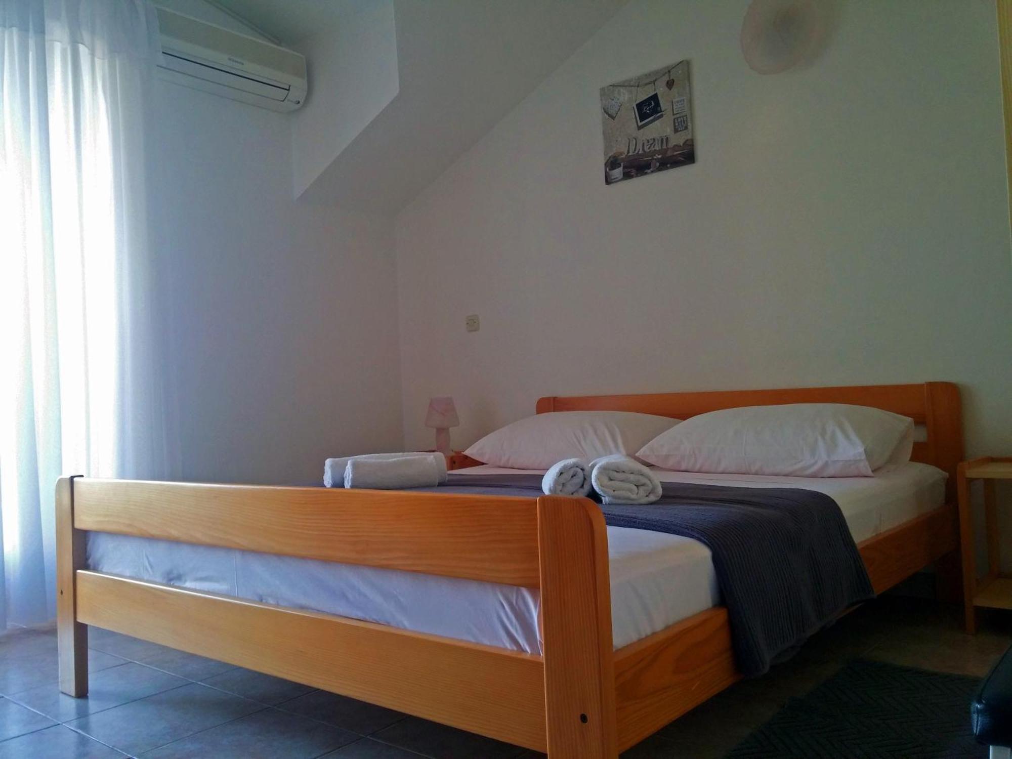 Apartments And Rooms Saric Ядрия Номер фото