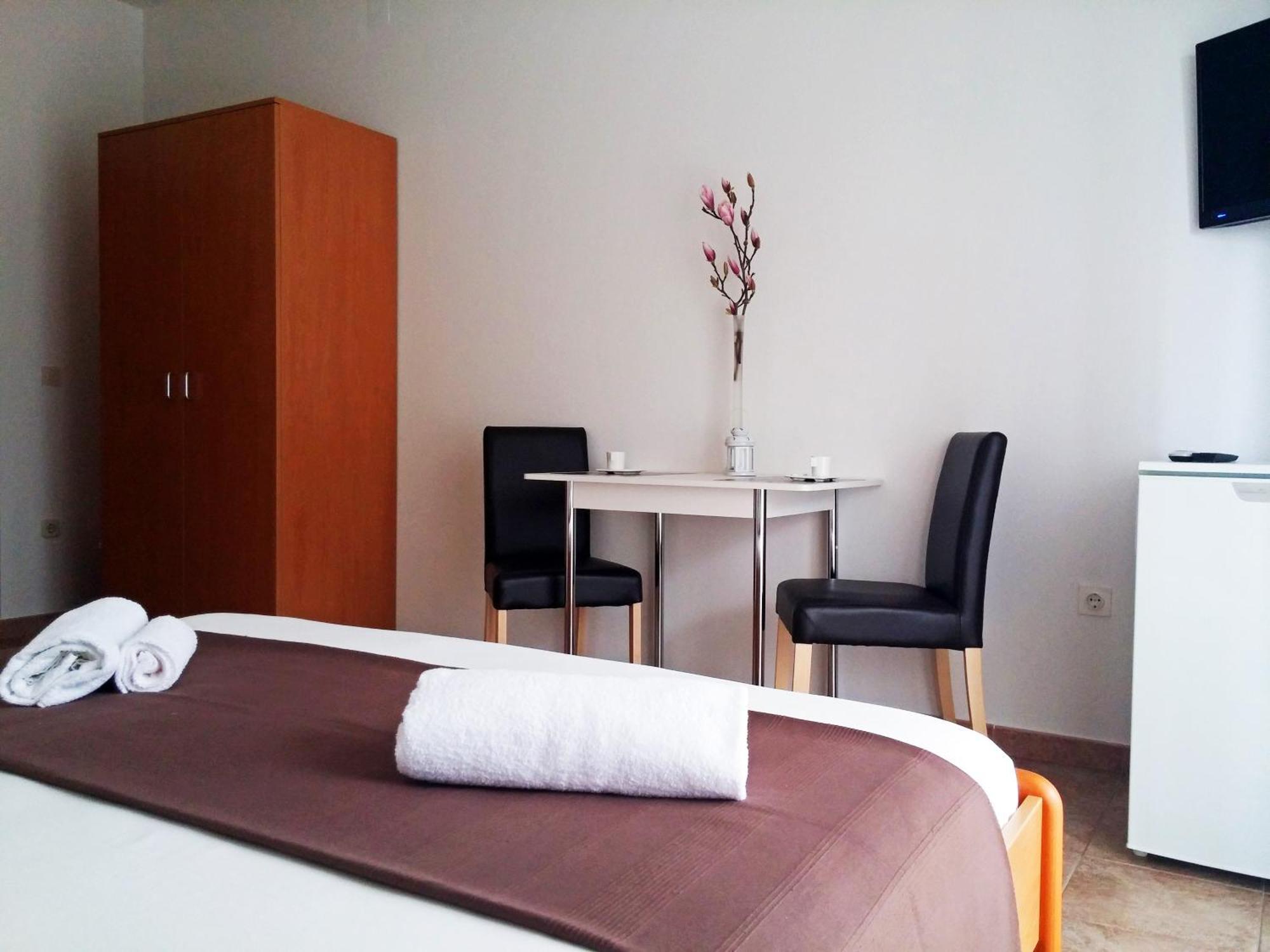 Apartments And Rooms Saric Ядрия Номер фото