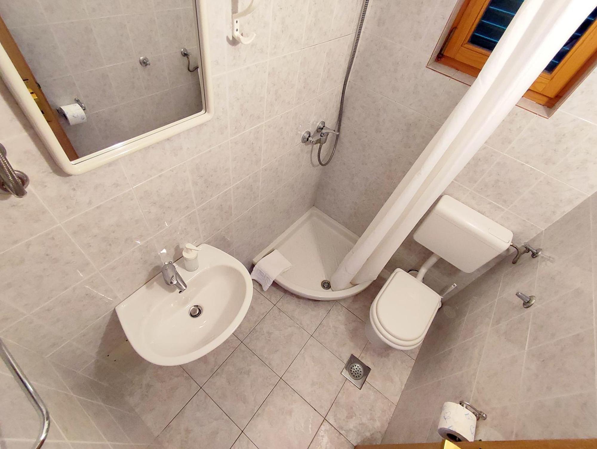 Apartments And Rooms Saric Ядрия Экстерьер фото