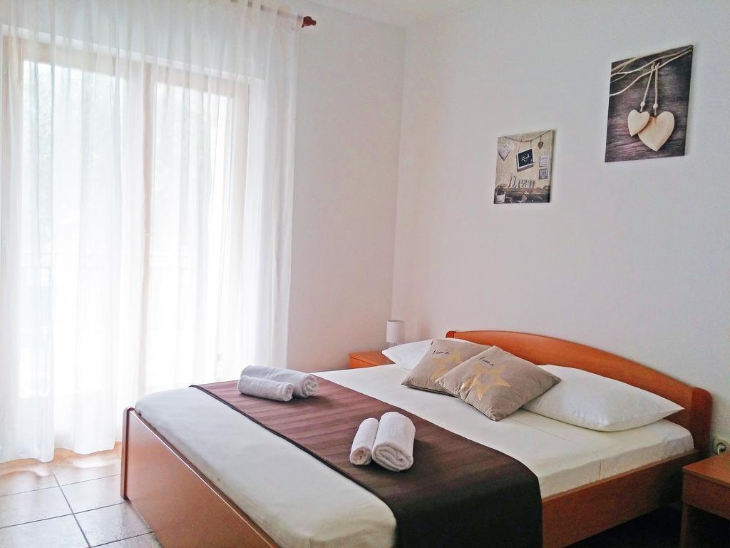 Apartments And Rooms Saric Ядрия Экстерьер фото