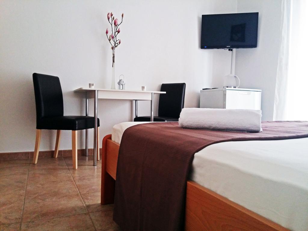 Apartments And Rooms Saric Ядрия Экстерьер фото